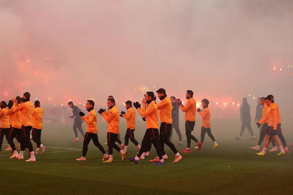 "Qalatasaray"ın məşqində 40 min azarkeş - FOTO/VİDEO 