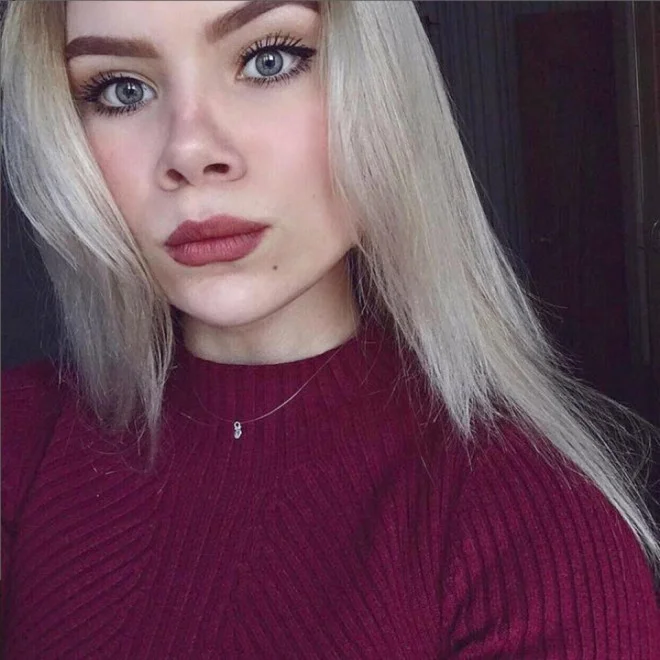 Hamama "iPhone" ilə girən xanım idmançı öldü - FOTOLAR 