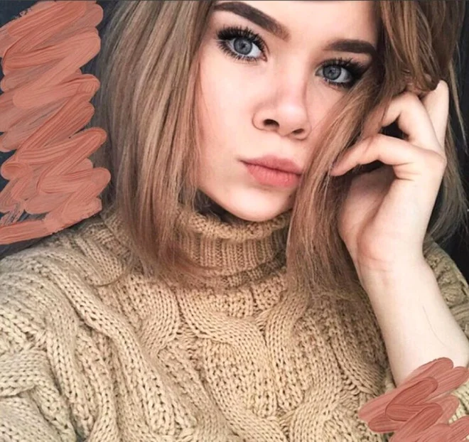 Hamama "iPhone" ilə girən xanım idmançı öldü - FOTOLAR 