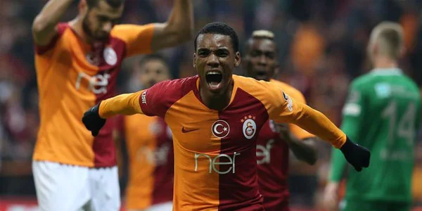 "Qalatasaray" futbolçusunu ərəblərə satdı - RƏSMİ 