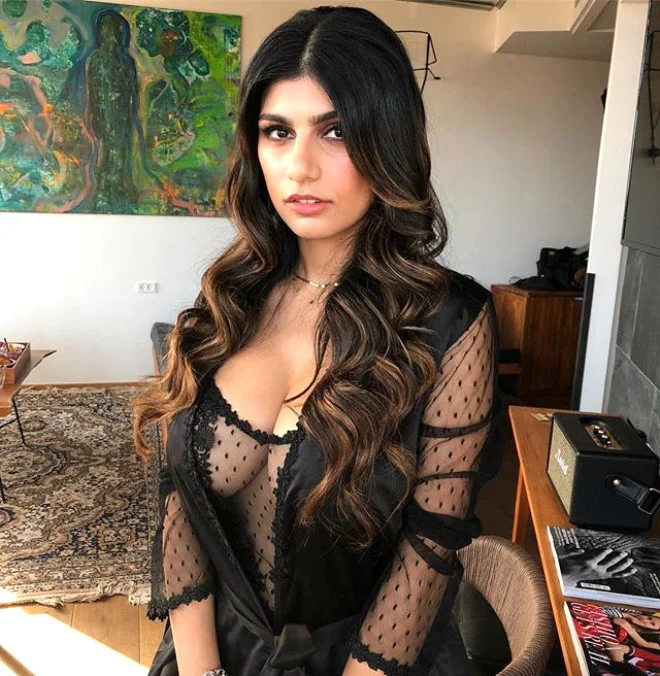 Məşhur ərəb porno ulduz “pensiyaya” çıxdı, futbolda işə başlayır - FOTOLAR 