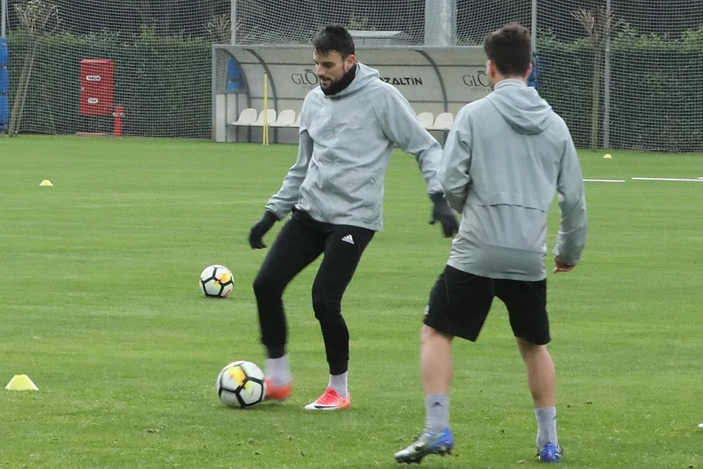 Yağış "Qarabağ"ı dayandırmadı - FOTOLAR 
