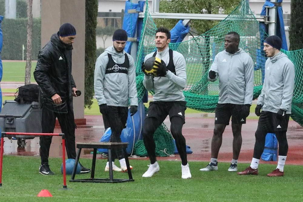 Yağış "Qarabağ"ı dayandırmadı - FOTOLAR 