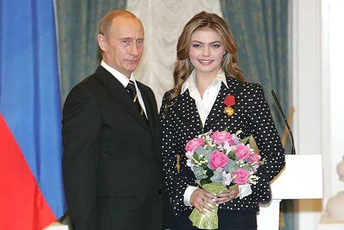 Putin məşhur gimnastla evlənir - FOTOLAR 