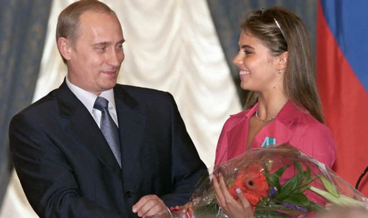 Putin məşhur gimnastla evlənir - FOTOLAR 