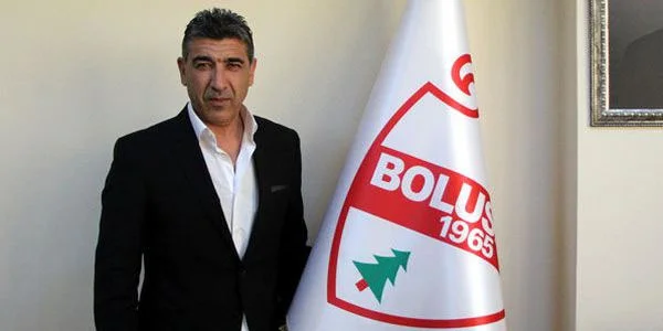 Millimizin futbolçusu baş məşqçisiz qaldı 