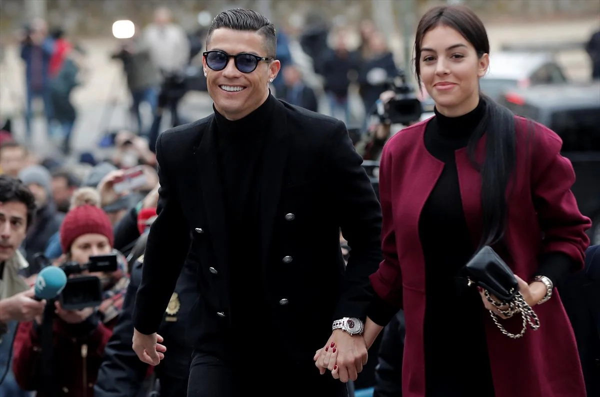 Məhkəmə Ronaldo ilə bağlı qərar verdi: 23 ay həbs və 18,8 milyon cərimə - FOTOLAR 