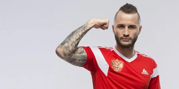 Rus futbolçu İstanbul nəhənginə keçir - Türkiyəyə uçdu 