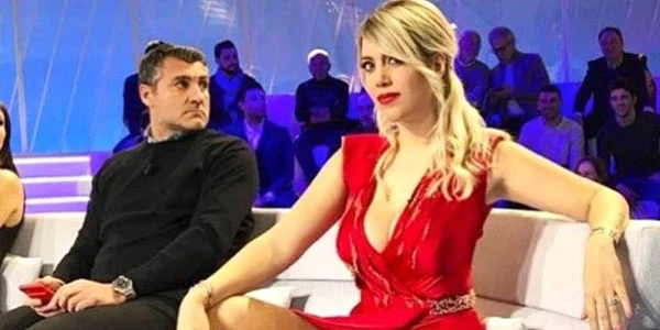 Məşhur futbolçunun arvadı "Instagram"ı "partlatdı" - FOTOLAR 
