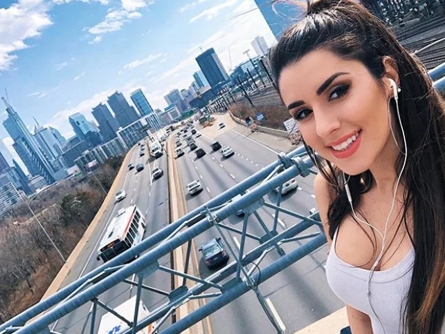 Məşhur idmançı nazirə müraciət etdi: "Siyasətə qoluşsam...." - FOTOLAR 