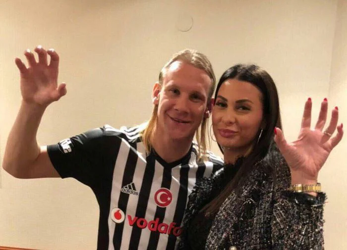 Futbolçu arvadının qalmaqallı paylaşımı ölkəni qarışdırdı - FOTOLAR 