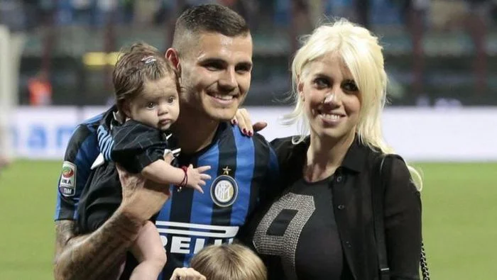 Ulduz futbolçu arvadına görə "Twitter"də bacısı ilə dalaşdı - FOTOLAR 