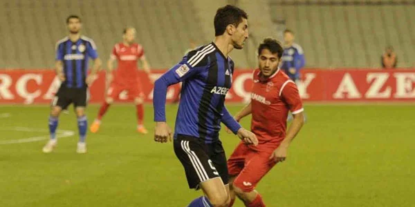 Qurban Qurbanov Arazı əvəzedici komandaya göndərdi 