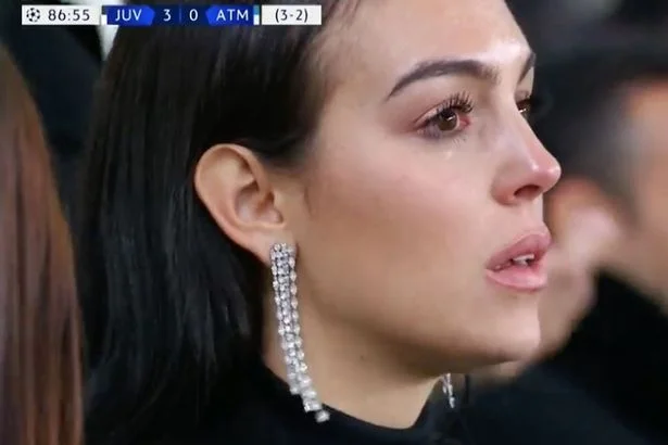 Ronaldo qolları sıraladı, sevgilisi göz yaşı tökdü - FOTO/VİDEO 