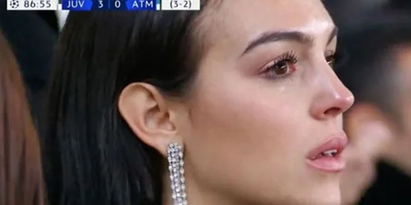 Ronaldo qolları sıraladı, sevgilisi göz yaşı tökdü - FOTO/VİDEO 