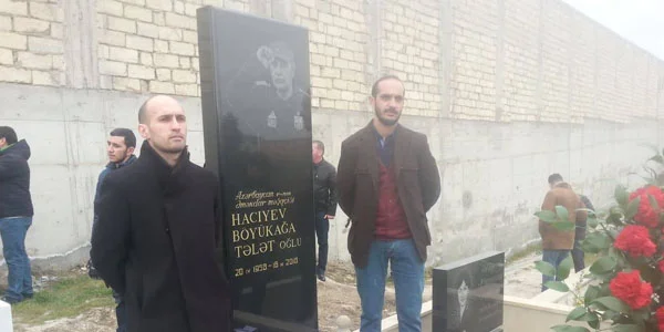 Futbol ictimaiyyəti Böyükağa Hacıyevin məzarını ziyarət edib - FOTOLAR 