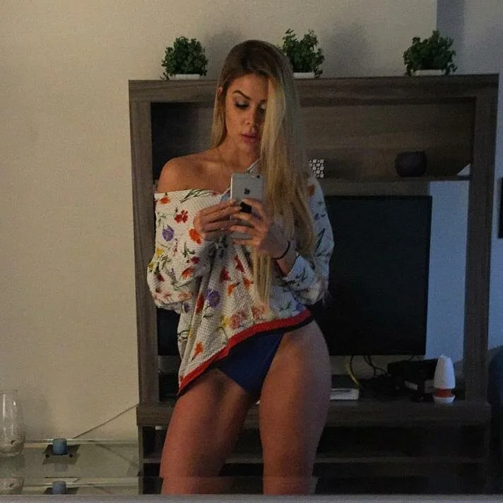 "Ronaldo mənə erotik mesajlar yazır" - FOTOLAR 