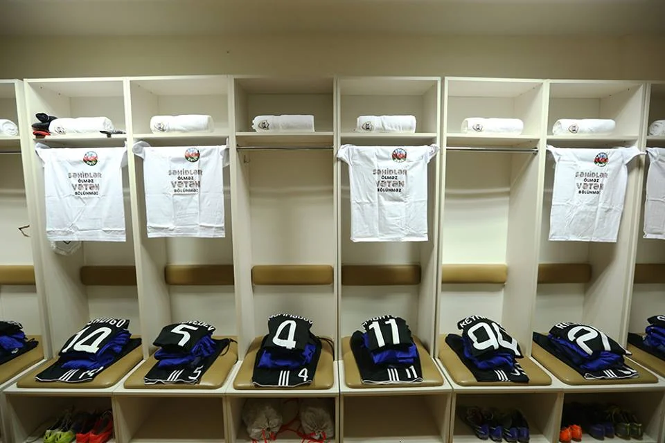 "Qarabağ" və "Sumqayıt"dan şəhidlərin ruhuna ehtiram - FOTOLAR 