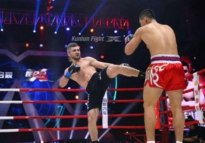 “Kobra” Pərviz növbəti döyüşünə çıxacaq 