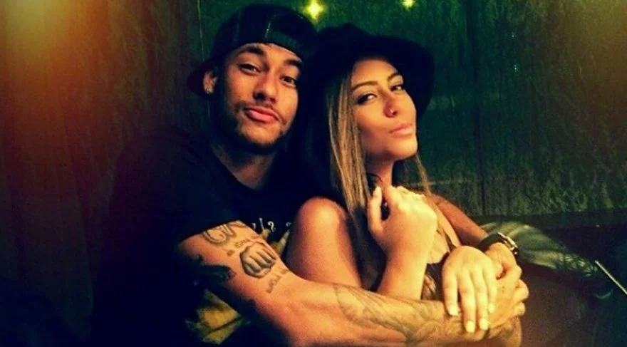 Neymarın atası qızından ayrılan futbolçuya hücum etdi - FOTOLAR 