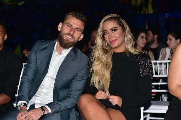 Neymarın atası qızından ayrılan futbolçuya hücum etdi - FOTOLAR 