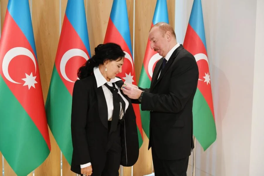 Prezident federasiya rəhbərini ordenlə təltif etdi - FOTOLAR 