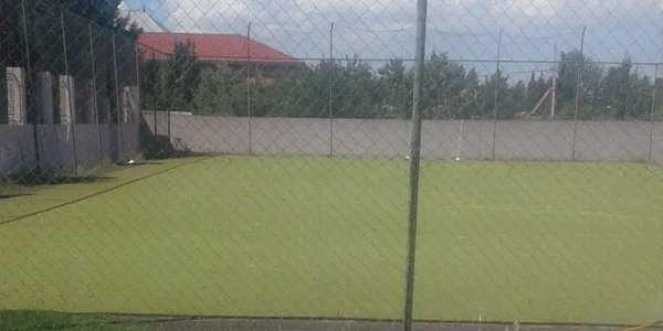 İcra başçısı uşaqların futbol oynadığı bu meydançanı sökür - FOTO 