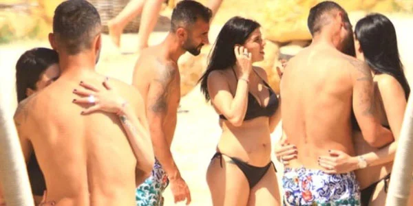 Türk futbolçu və xanımının çimərlikdə romantik anları - FOTOLAR 