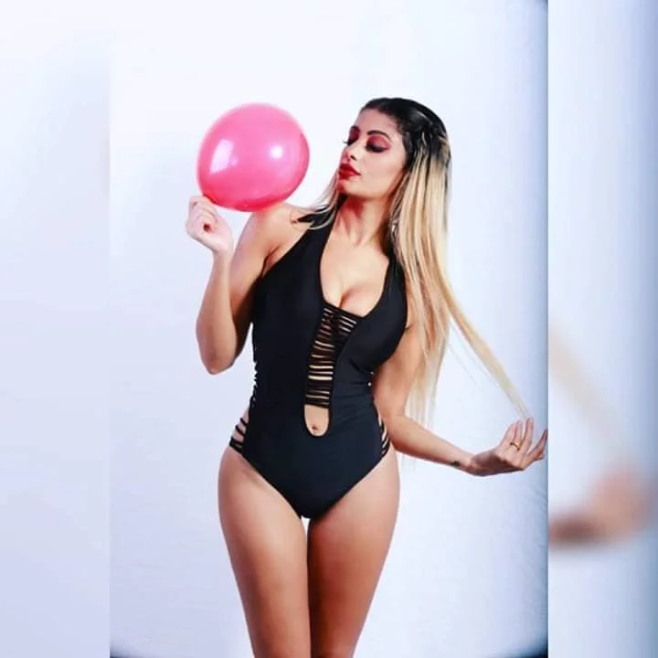 Məşhur model: "Salahın mesajlarına görə ölkəmə gedə bilmirəm" - FOTOLAR 
