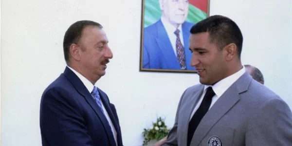 Prezident İlham Zəkiyevi mükafatlandırdı - FOTO 