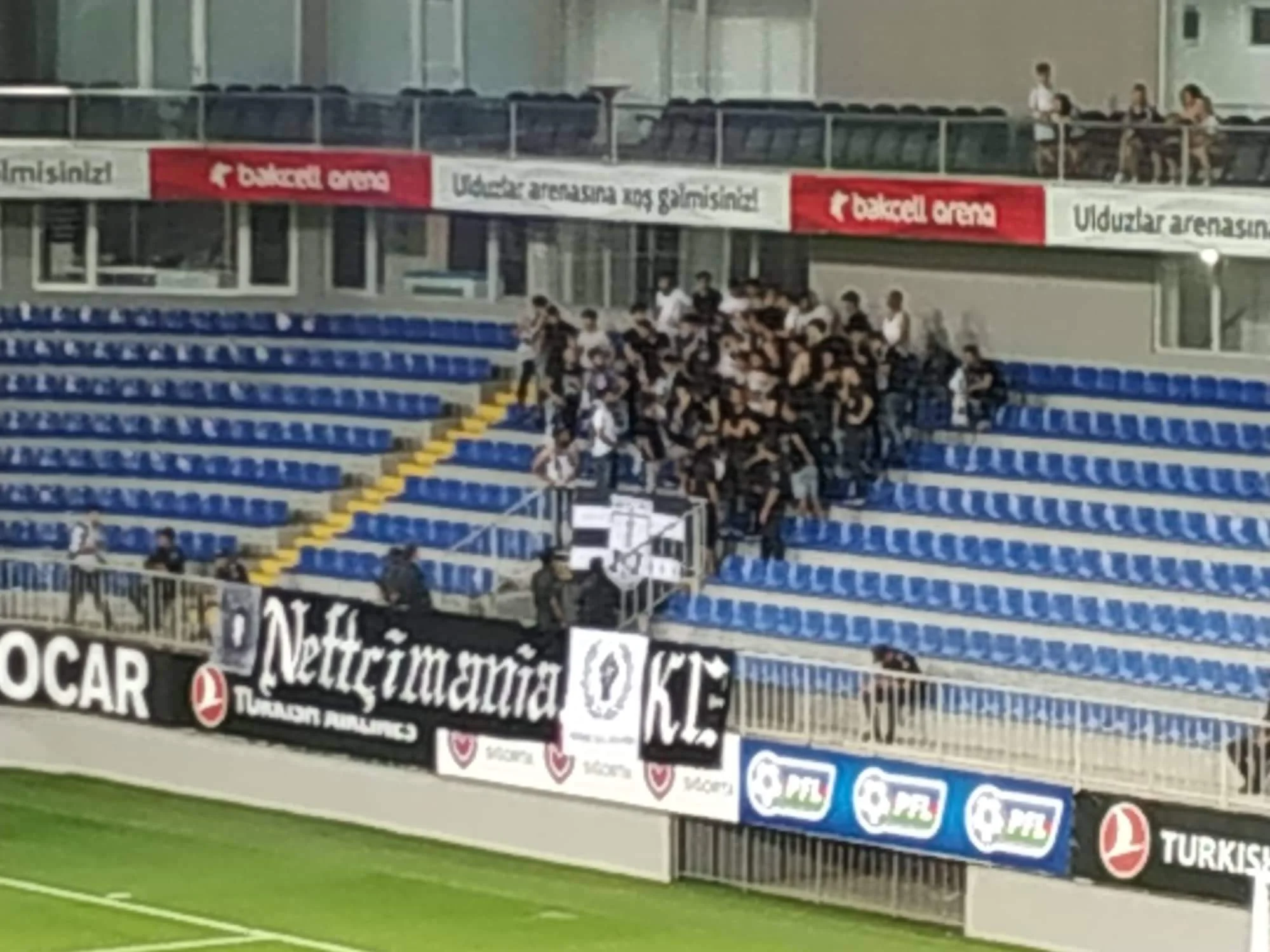 "Neftçi" rəhbərliyi azarkeşləri stadiondan qovdurdu - FOTOLAR 