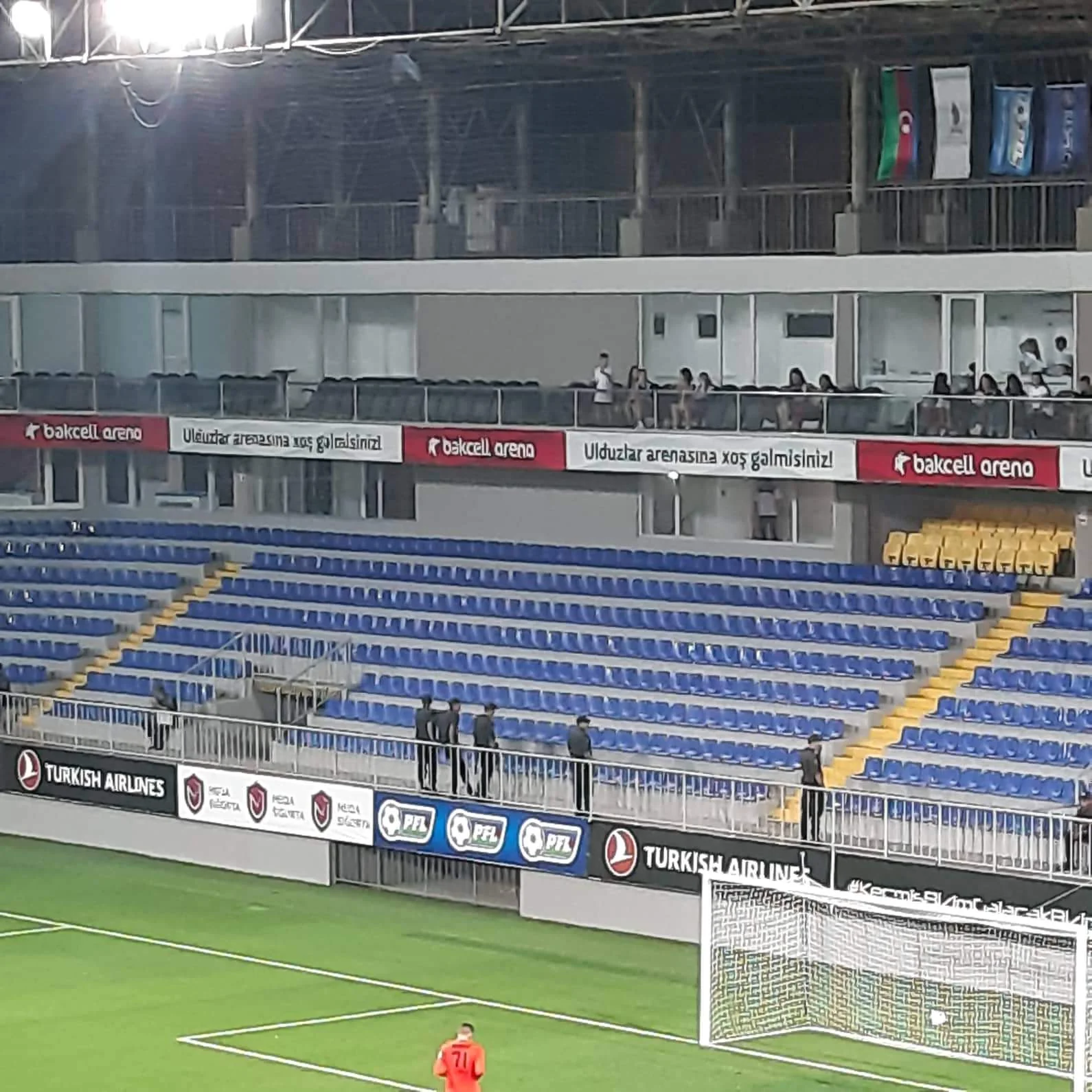 "Neftçi" rəhbərliyi azarkeşləri stadiondan qovdurdu - FOTOLAR 
