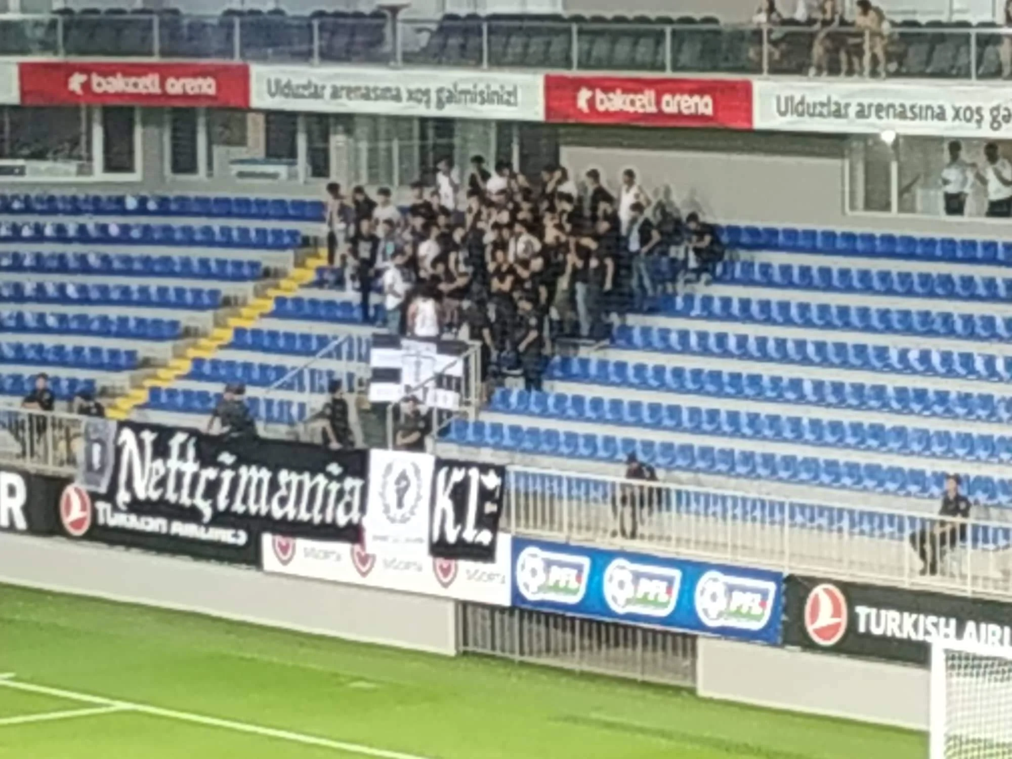 "Neftçi" rəhbərliyi azarkeşləri stadiondan qovdurdu - FOTOLAR 
