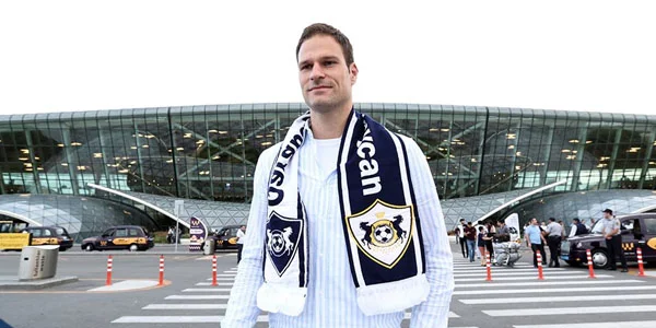 "Qarabağ"ın yeni transferi Bakıya gəldi - FOTOLAR 