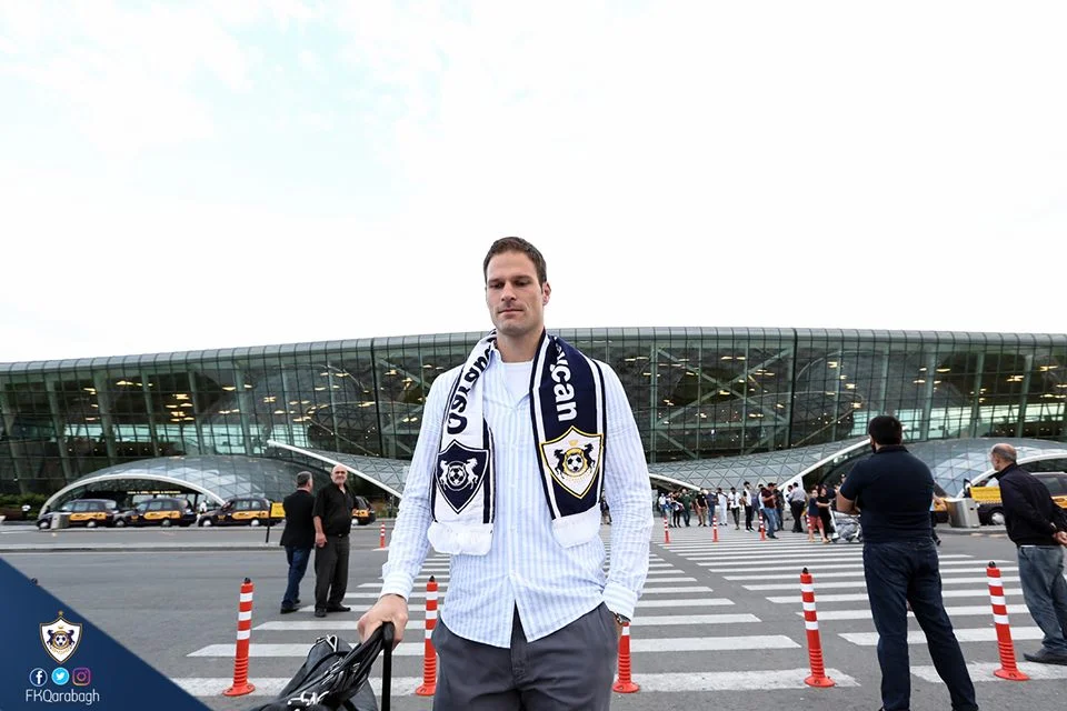 "Qarabağ"ın yeni transferi Bakıya gəldi - FOTOLAR 