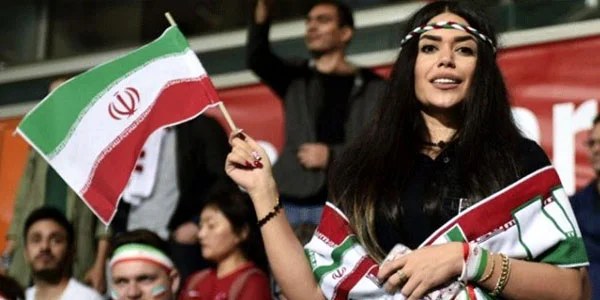 Futbola getdiyi üçün həbs olunan Səhər özünü yandırdı - FOTO 