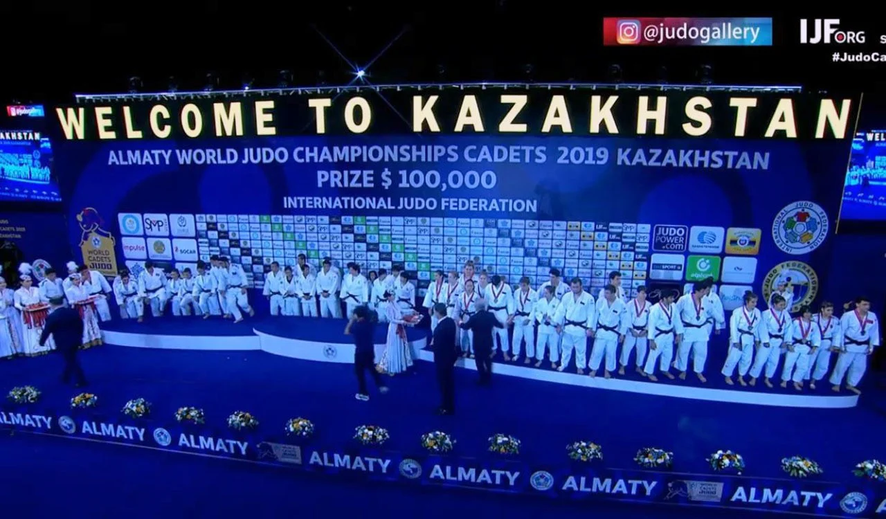 Millimiz ilk dəfə DÇ-də gümüş medal qazandı - FOTOLAR 
