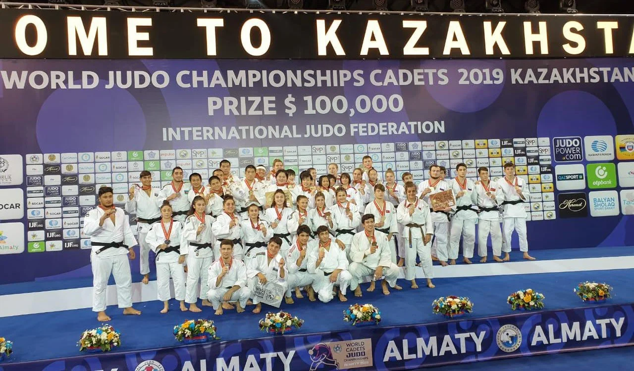 Millimiz ilk dəfə DÇ-də gümüş medal qazandı - FOTOLAR 