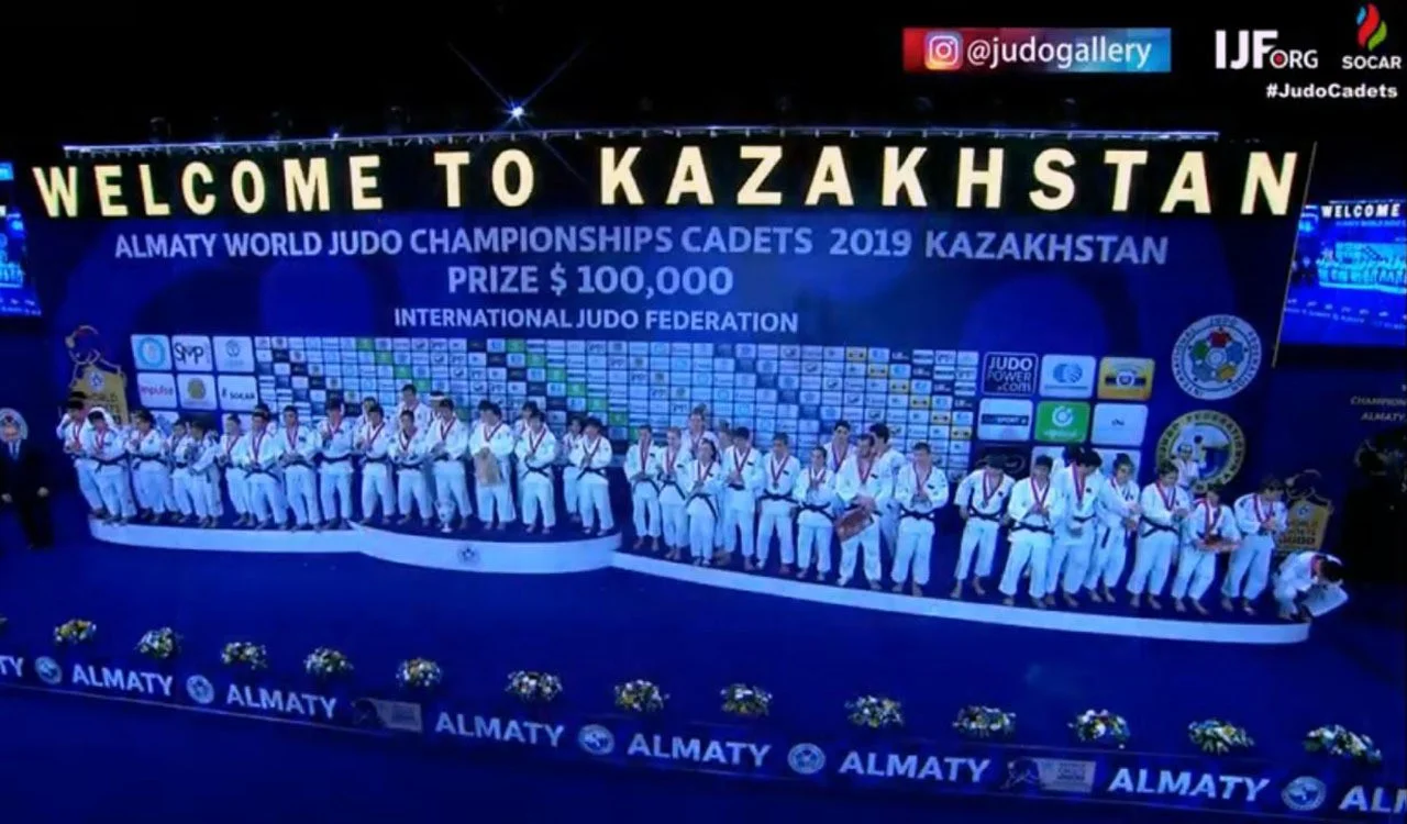 Millimiz ilk dəfə DÇ-də gümüş medal qazandı - FOTOLAR 