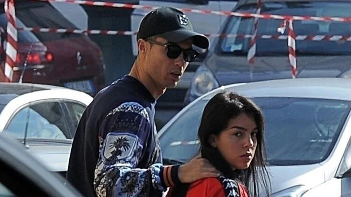 Ronaldo və sevgilisi elə yerdə yaxalandı ki... - FOTOLAR 