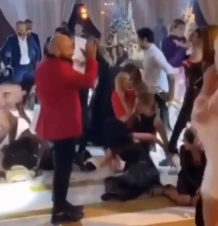 Azərbaycanlı məşhur transseksualla futbolçunun toyunda - FOTOLAR 