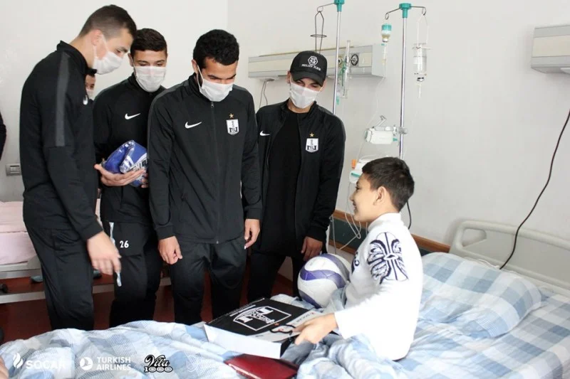“Neftçi”nin üzvləri talassemiyadan müalicə olunan uşaqlara baş çəkib - FOTOLAR 
