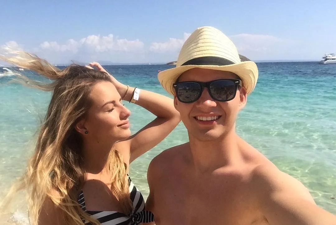 21 yaşlı qadın hakim "Instagram"ı "partlatdı" - FOTOLAR 