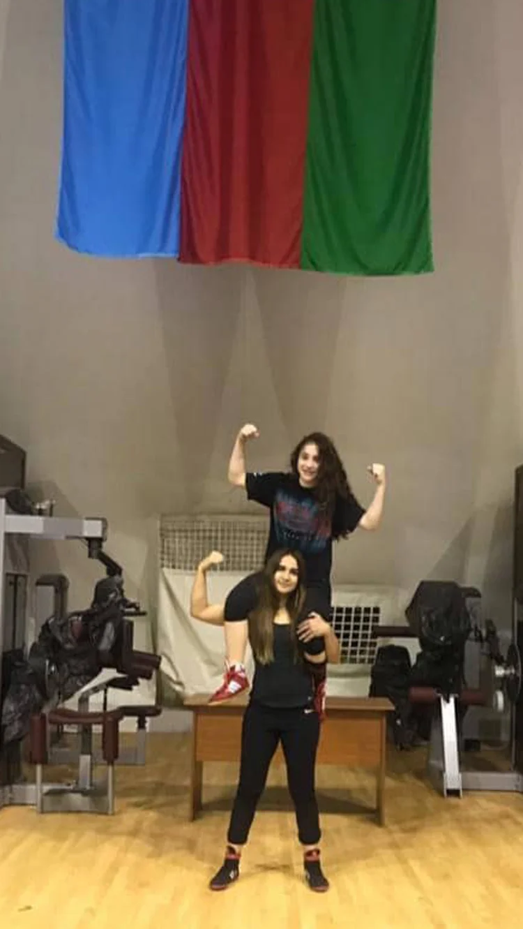 Birinci sevgisi ədəbiyyat olan xanım pəhləvan - Portret 