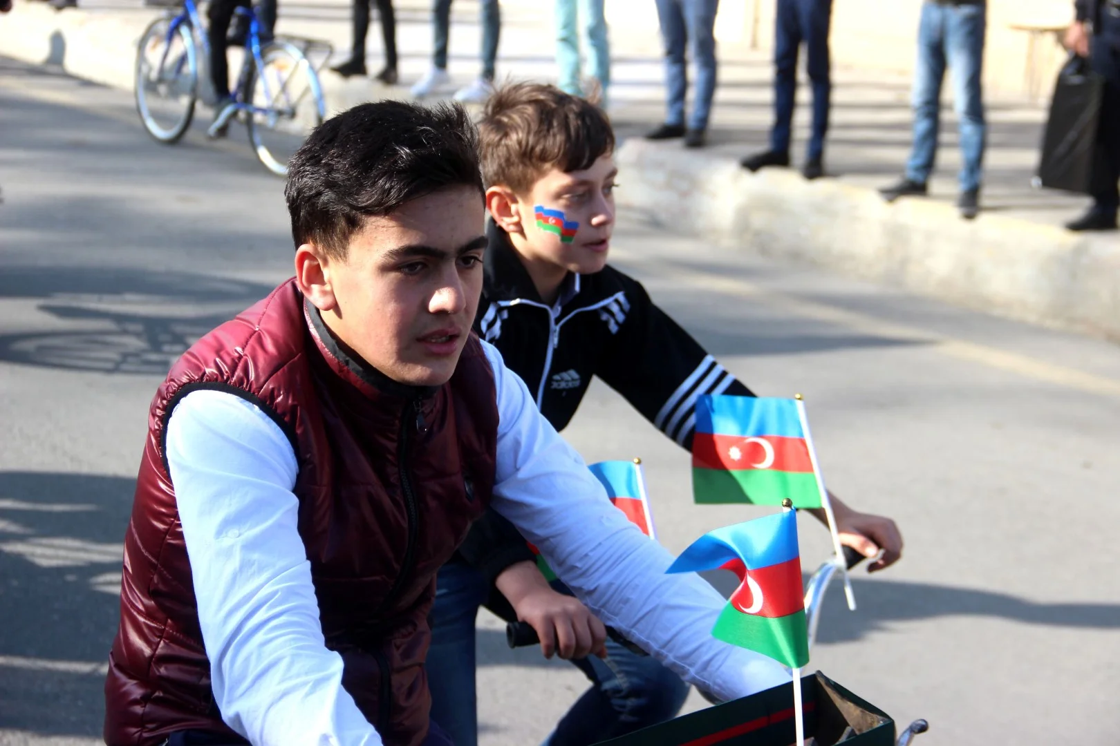 9 noyabr - Dövlət Bayrağı Günü Salyanda qeyd edilib - FOTOLAR 