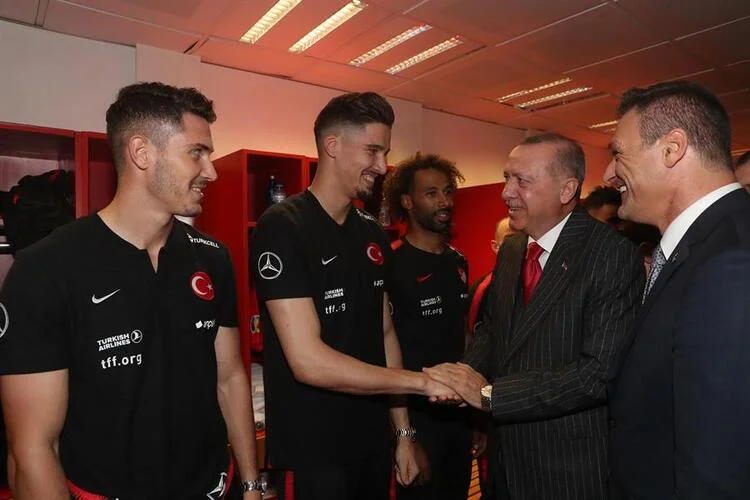 Ərdoğan paltardəyişmə otağında - FOTO/VİDEO 