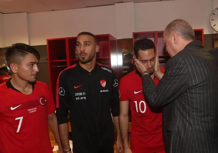 Ərdoğan paltardəyişmə otağında - FOTO/VİDEO 