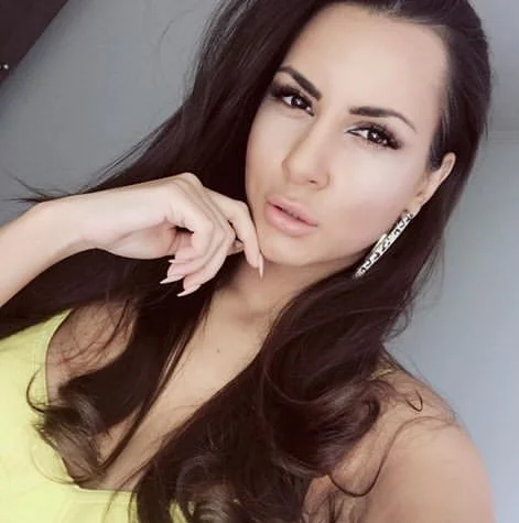 20 futbolçunu yoldan çıxardan qadın - FOTOLAR 