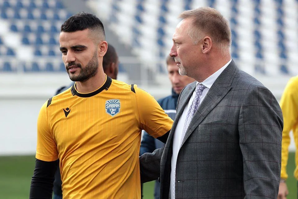 Ponomaryov futbolçularla vidalaşdı - FOTOLAR 