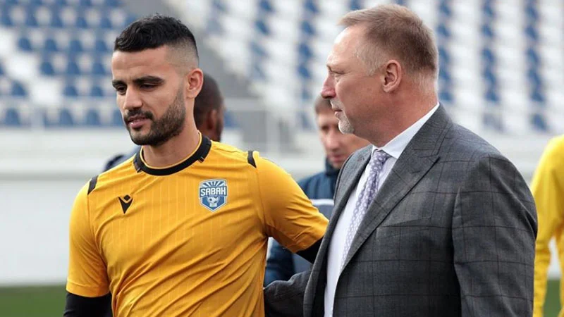 Ponomaryov futbolçularla vidalaşdı - FOTOLAR 